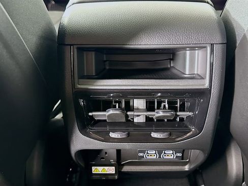 New 2025 Jeep Grand Cherokee Altitude image 25