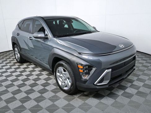 Used 2025 Hyundai Kona SE FWD image 1