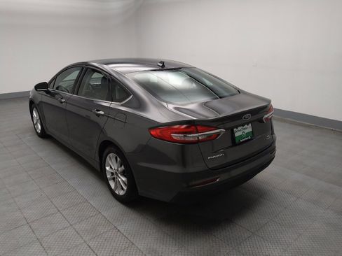 Used 2020 Ford Fusion SE image 5