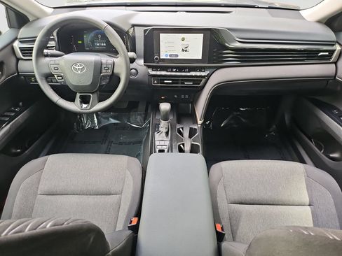 Used 2025 Toyota Camry LE w/ Convenience Package FWD image 16