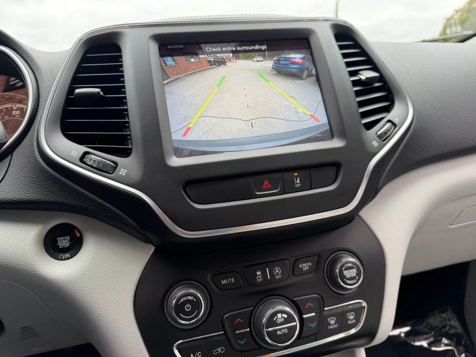 Used 2022 Jeep Cherokee Latitude Lux AWD/4WD image 26