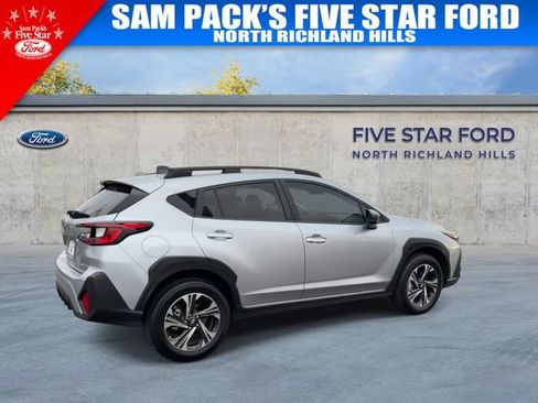 Used 2024 Subaru Crosstrek 2.0i Premium image 9