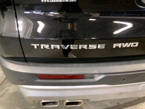 Used 2025 Chevrolet Traverse LT AWD/4WD image 8
