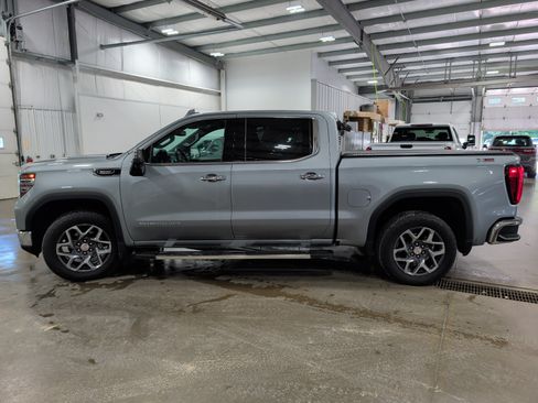 Used 2023 GMC Sierra 1500 SLT w/ SLT Premium Plus Package AWD/4WD image 5