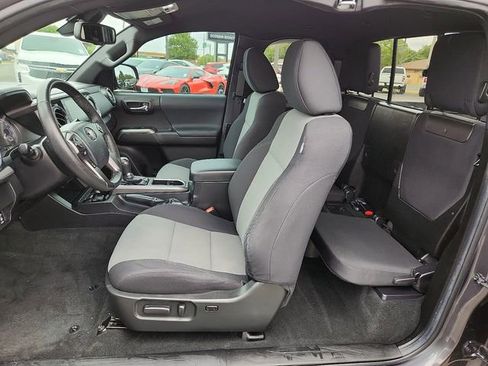 Used 2023 Toyota Tacoma TRD Sport w/ Technology Package RWD image 12