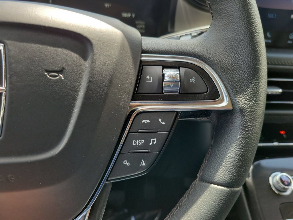 Used 2022 Lincoln Nautilus FWD w/ Premium Package image 23