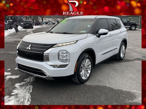 Used 2022 Mitsubishi Outlander ES image 1