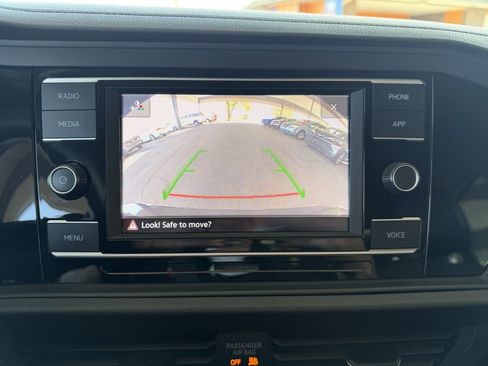Used 2024 Volkswagen Jetta SE FWD image 16