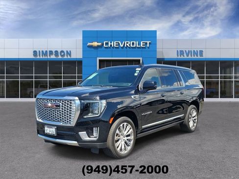 Used 2021 GMC Yukon XL Denali w/ Denali Premium Package AWD/4WD image 4