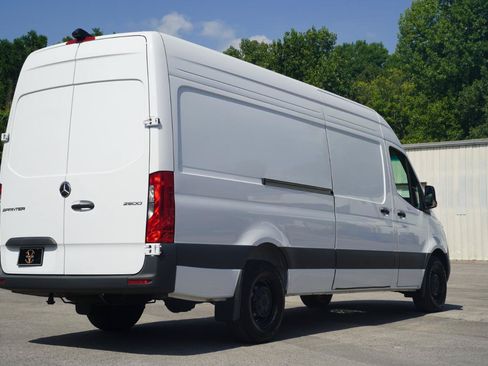 Used 2025 Mercedes-Benz Sprinter 2500 image 8