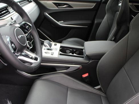 Used 2026 Jaguar F-PACE R-Dynamic S AWD/4WD image 34