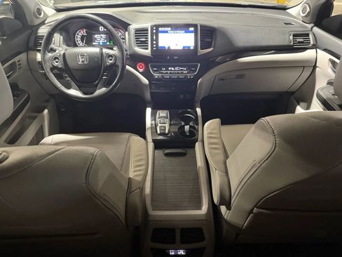 Used 2017 Honda Pilot Touring image 8