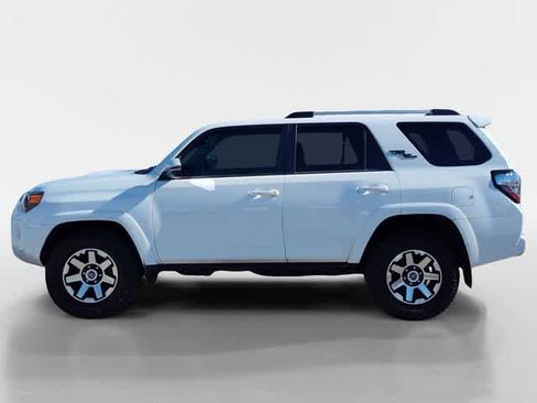 Used 2017 Toyota 4Runner TRD Off-Road Premium image 2