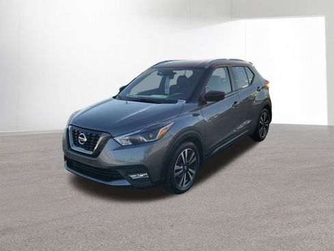 Used 2019 Nissan Kicks SR w/ SR Premium Package image 2