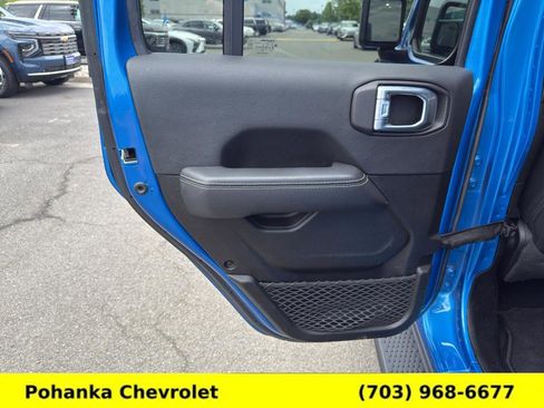 Used 2022 Jeep Wrangler Unlimited Sahara w/ Cold Weather Group AWD/4WD image 23
