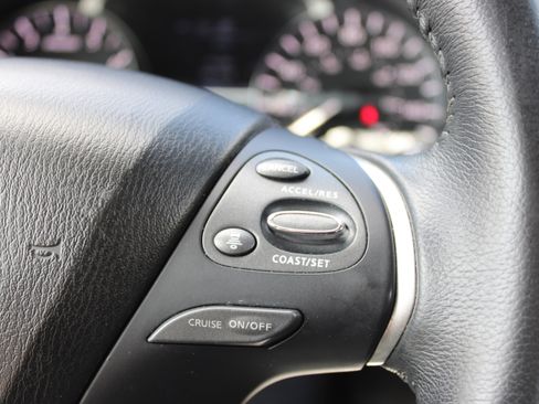 Used 2020 Nissan Pathfinder SV AWD/4WD image 28