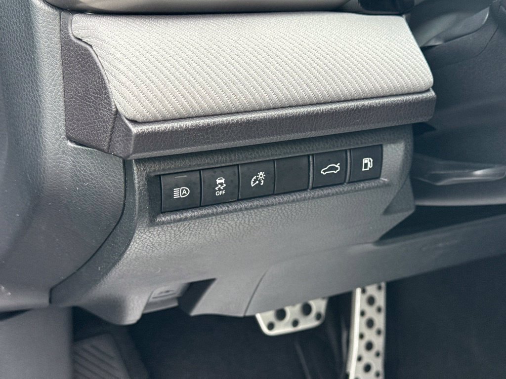 Certified 2025 Toyota Camry SE FWD image 38