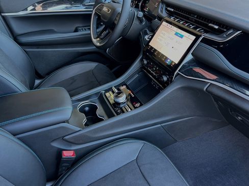 New 2023 Jeep Grand Cherokee Trailhawk w/ Advanced Protech Group II image 15