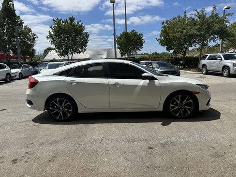 Used 2019 Honda Civic Sport image 4