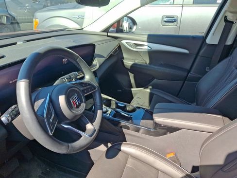 Used 2024 Buick Envision Avenir AWD/4WD image 9