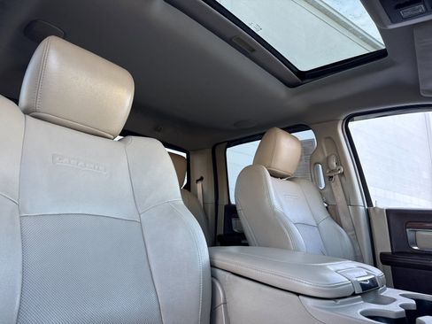 Used 2014 RAM 3500 Laramie w/ Cold Weather Group image 18