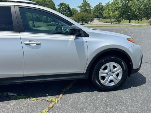 Used 2013 Toyota RAV4 LE AWD/4WD image 20