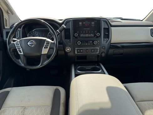 Used 2022 Nissan Titan SV w/ SV Convenience Package image 12