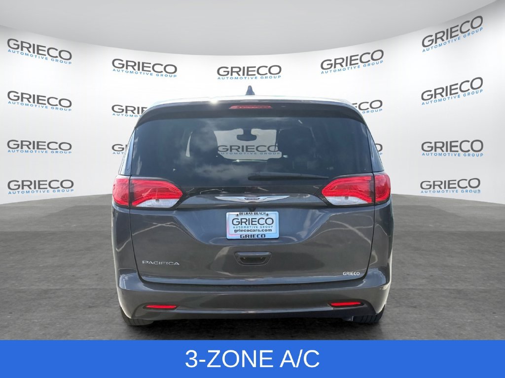 Used 2017 Chrysler Pacifica Touring FWD image 6