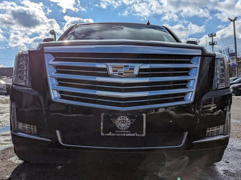 Used 2016 Cadillac Escalade Platinum image 4