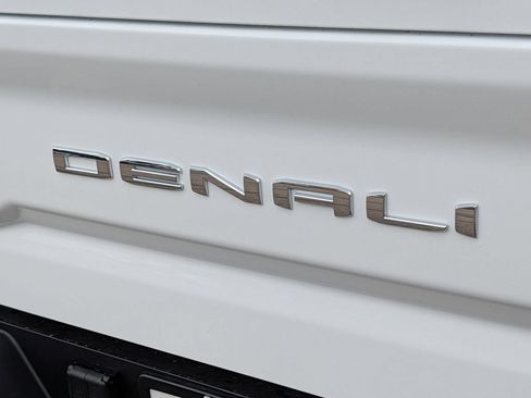 New 2026 GMC Sierra 3500 Denali w/ Denali Reserve Package AWD/4WD image 14