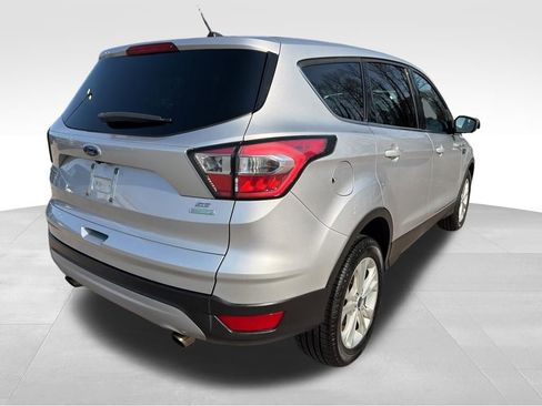 Used 2017 Ford Escape SE image 5