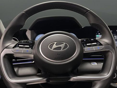 Used 2024 Hyundai Elantra SEL w/ Convenience Package image 17