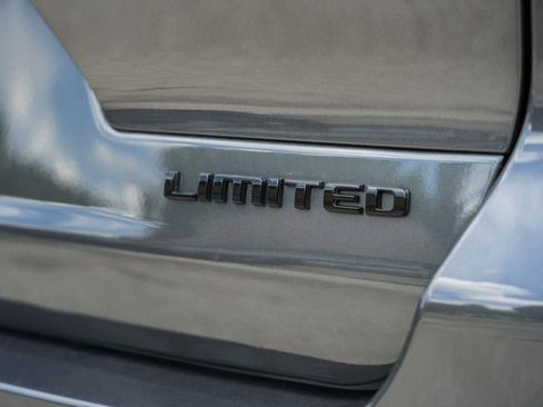 New 2025 Jeep Grand Cherokee L Limited w/ Luxury Tech Group II image 8