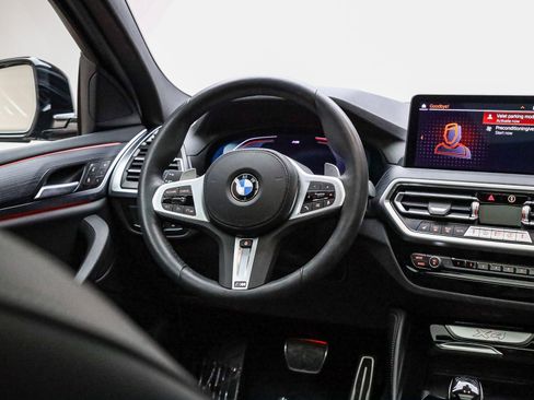 Used 2025 BMW X4 xDrive30i w/ Premium Package image 16