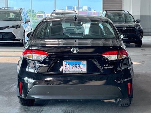 Used 2024 Toyota Corolla LE w/ LE Convenience Package FWD image 9