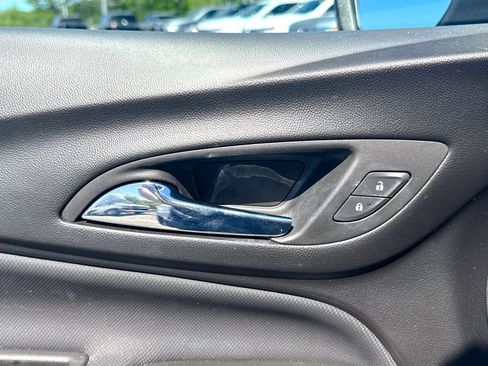 Certified 2023 Chevrolet Equinox RS w/ RS Leather Package AWD/4WD image 18