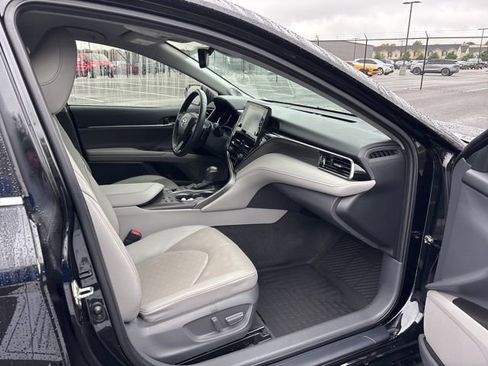 Used 2021 Toyota Camry XSE image 8