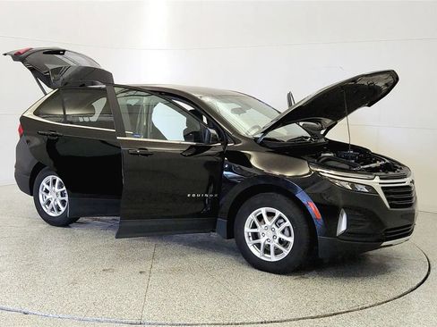Used 2024 Chevrolet Equinox LT FWD image 9
