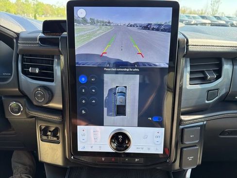 Used 2023 Ford F150 Lightning Platinum AWD/4WD image 37