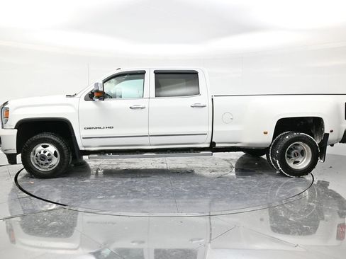 Used 2016 GMC Sierra 3500 Denali w/ Duramax Plus Package image 8