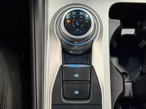 Used 2023 Ford Explorer XLT image 30