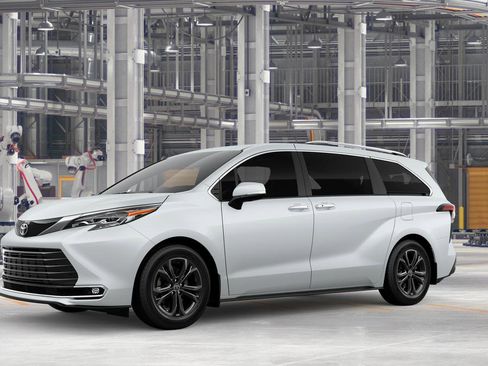 New 2026 Toyota Sienna Platinum image 4