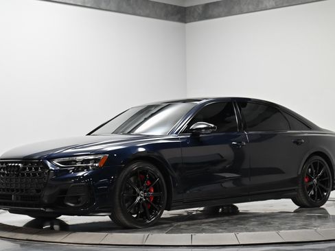 Used 2022 Audi S8 image 2