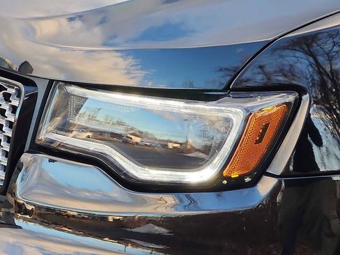 Used 2021 Jeep Grand Cherokee Laredo X image 9