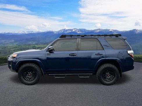 Used 2022 Toyota 4Runner TRD Off-Road Premium w/ Moonroof Package image 2