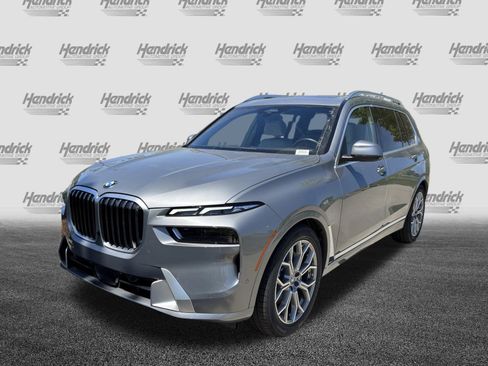 Certified 2025 BMW X7 xDrive40i AWD/4WD image 5