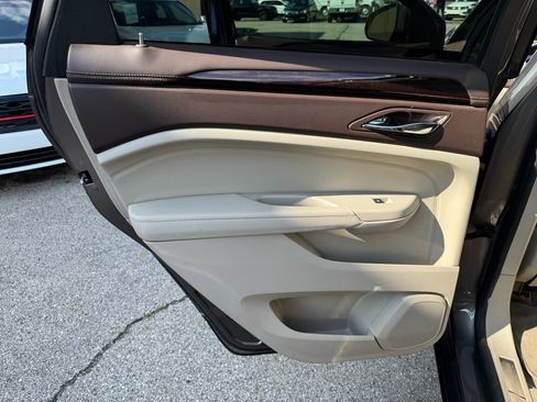 Used 2011 Cadillac SRX Luxury image 13