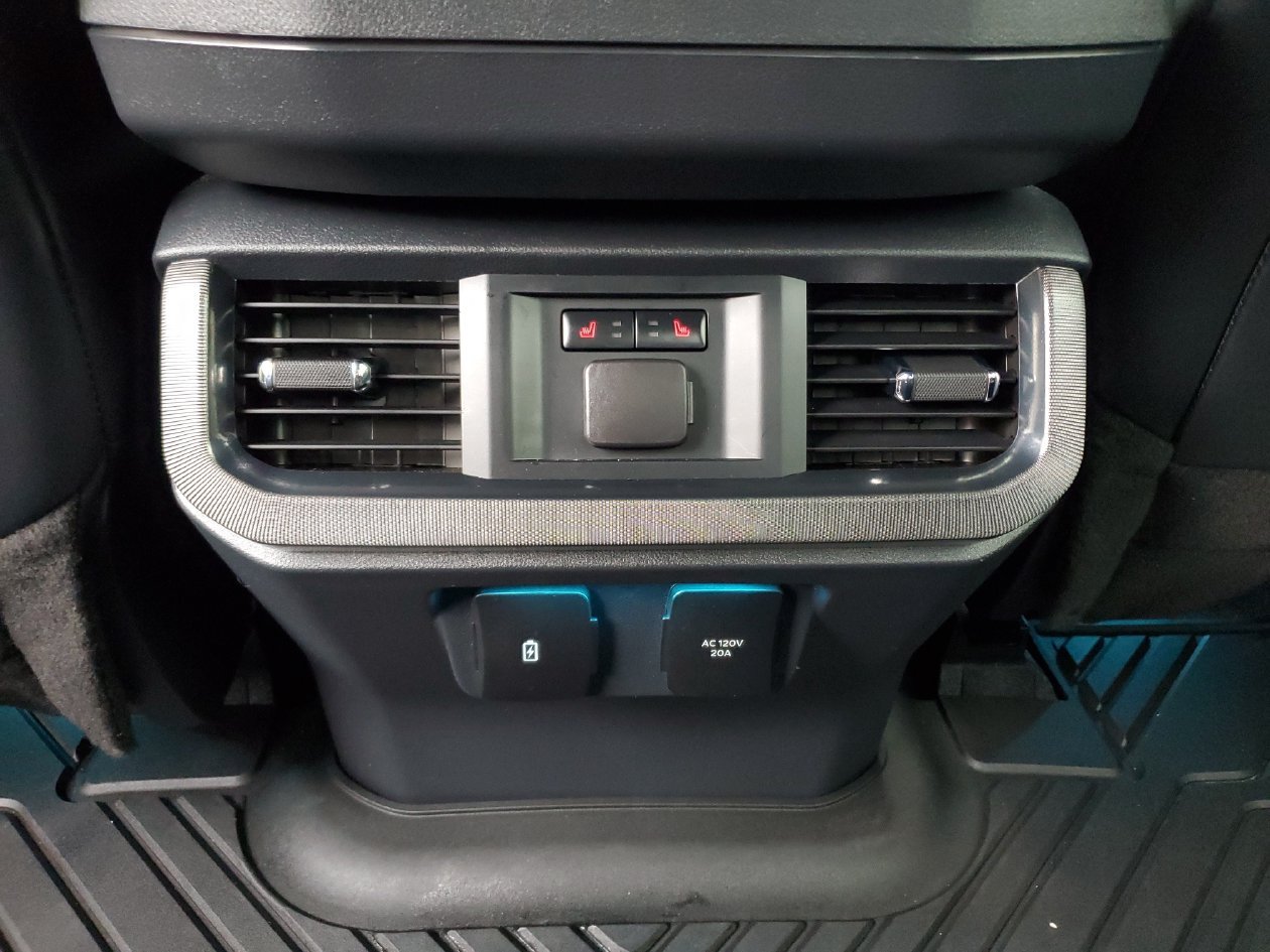 Used 2025 Ford F150 Platinum AWD/4WD image 16