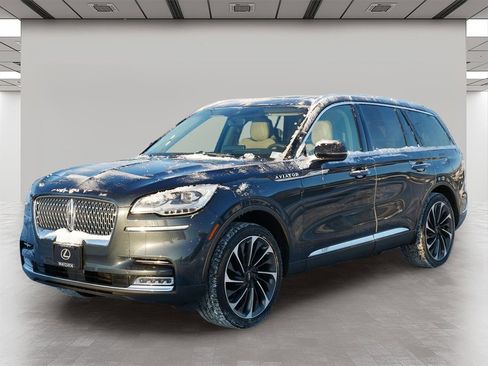 Used 2021 Lincoln Aviator Reserve w/ Equipment Group 202A image 2