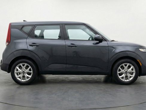 Used 2025 Kia Soul LX w/ LX Technology Package image 11